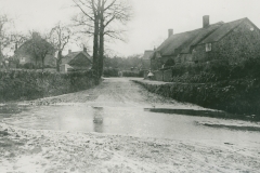 001016 The ford by the Packhorse Bridge, Higher Farm c1920
