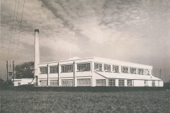 003875 Newly-built Kraft Dairies factory at Hort Bridge 1935