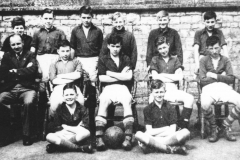 003368 Ilminster Grammar School juniors football team c.1946