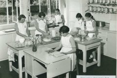 000710 Domestic Science Hut, Ilminster Girls Grammar School 1954