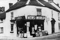 001006 P S Bowden's shop on corner of New Road c1937