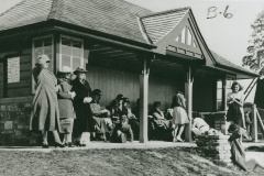 002417 Shelter at the Rec, a gift from M R Day of F F Day, Foley & Co., lminster At Home event 1939