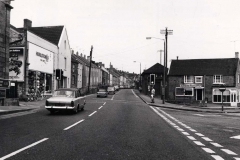 000063 West Street looking into High Street with Hurlstone's on the left c.1970