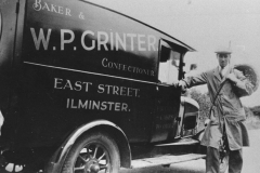 002777 Percy Grinter on his delivery round c1935