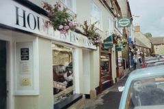 003396 Houlett's Fashions and Bonners Butchers, Silver Street 1999