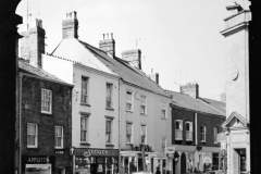 000087 Silver Street viewed through the Market House 1969