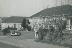 000167 Swanmead School entrance c.1970