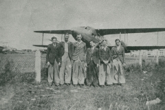 000902 Les White, Dennis Crockett, Dennis Newis, Dennis Proddle, Fred Crockett & 'Blower' Trott at an airfield c1930